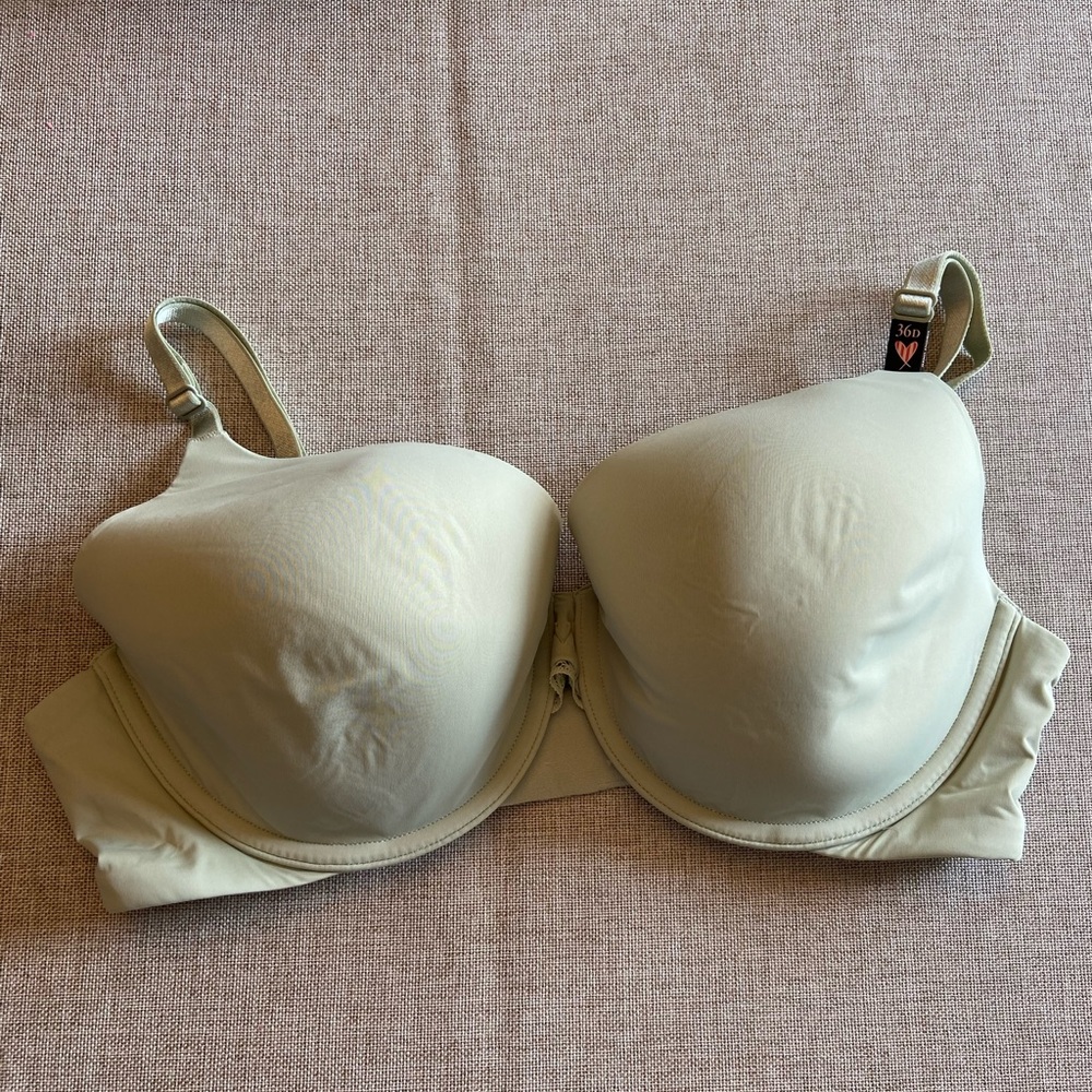 Victoria’s Secret 36D bra